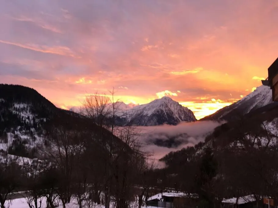 Chalet Des Cousins: Fantastic Alpine Chalet Vaujany